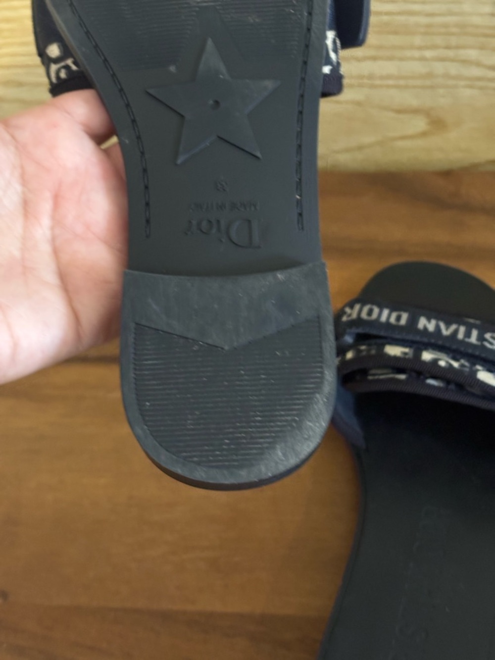 Dio(r)evolution Slide
Shiny Technical Fabric with Deep Blue Dior Oblique Print - Picture 7 of 11